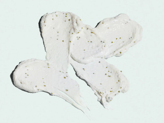 Iluma - Intense Brightening Exfoliating Cleanser (113gr)